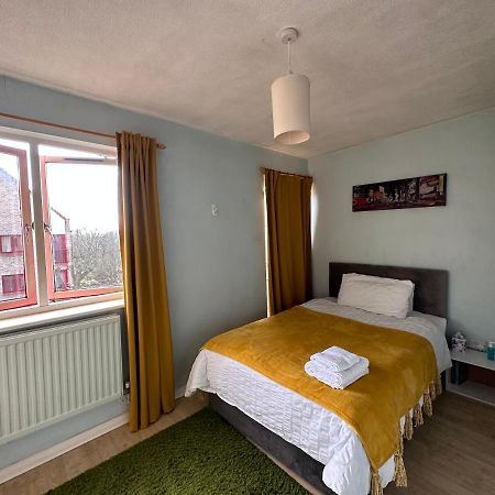 Cozy Private Room For Single Use Londen Buitenkant foto