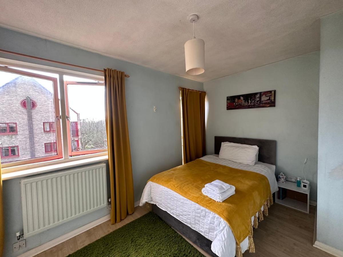 Cozy Private Room For Single Use Londen Buitenkant foto
