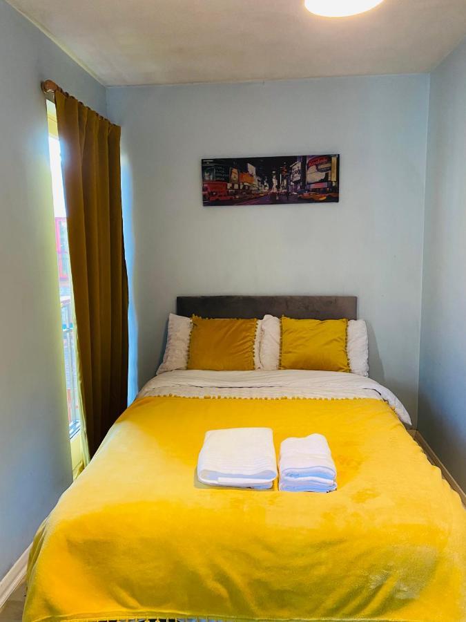 Cozy Private Room For Single Use Londen Buitenkant foto